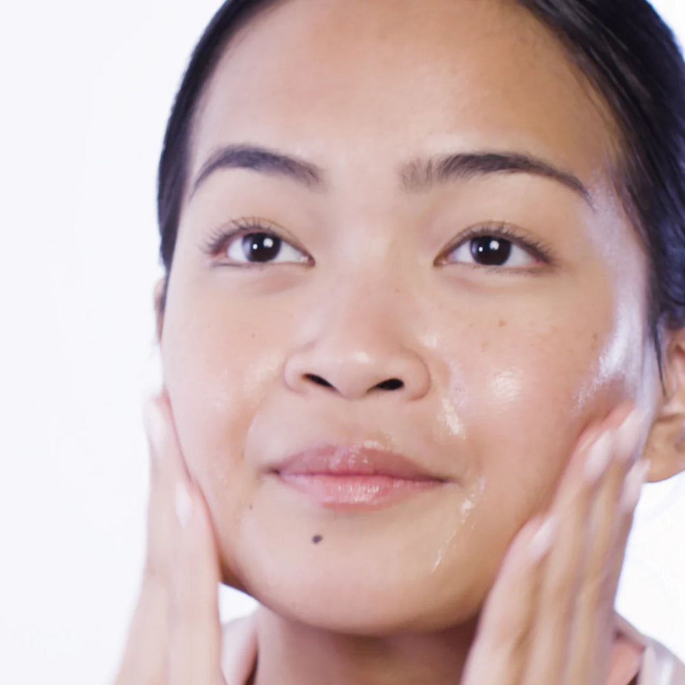 
                  
                    Pixi Glow Tonic Serum 30ml Lightweight Hydrating and Exfoliating Facial Serum with Glycolic Acid
                  
                